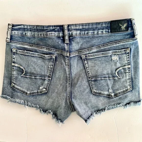 AMERICAN EAGLE DISTRESSED EXPOSED PINK POCKET SHORTIE JEAN SHORTS SIZE 14 - Picture 2 of 10